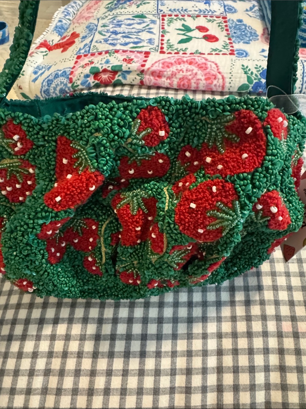 Beaded Strawberry Shoulder Bag in Green and Red - Picture 3 of 4